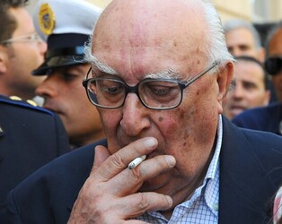 CAMILLERI e MONTALBANO a Porto Empedocle Agrigento . Fotografie di Giulio Azzarello ©2014. CAMILLERI e MONTALBANO a Porto Empedocle Agrigento . Fotografie di Giulio Azzarello ©2014.