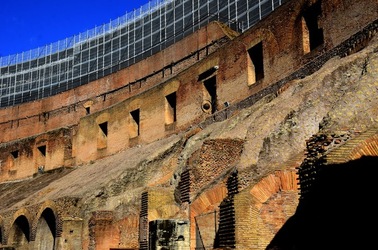 COLOSSEO Roma. Fotografie di Giulio Azzarello ©2020. COLOSSEO Roma. Fotografie di Giulio Azzarello ©2020.