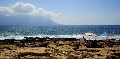 PAESAGGIO SICILIANO di MARE. Fotografia di Giulio Azzarello &copy;2018.