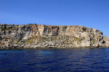 ISOLA DI FAVIGNANA in Sicilia. Visioni panoramiche o particolari. Fotografie di Giulio Azzarello ©2014. ISOLA DI FAVIGNANA in Sicilia. Visioni panoramiche o particolari. Fotografie di Giulio Azzarello ©2014.