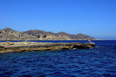 ISOLA DI FAVIGNANA in Sicilia. Visioni panoramiche o particolari. Fotografie di Giulio Azzarello ©2014. ISOLA DI FAVIGNANA in Sicilia. Visioni panoramiche o particolari. Fotografie di Giulio Azzarello ©2014.