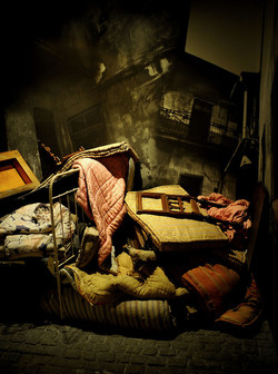 IL MUSEO SCHINDLER a Cracovia. Fotografie di Giulio Azzarello ©2016. IL MUSEO SCHINDLER a Cracovia. Fotografie di Giulio Azzarello ©2016.