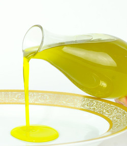 OLIO DI OLIVA di Sicilia. Fotografie di Giulio Azzarello &copy;2016.