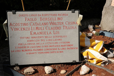 LAPIDE BORSELLINO a Palermo. Fotografie di Giulio Azzarello ©2014.