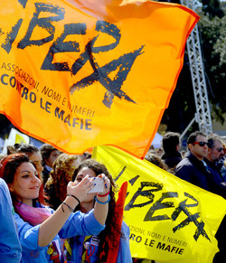 LIBERA giornata della memoria a Messina. 21 Marzo 2106. Fotografie di Giulio Azzarello ©. LIBERA giornata della memoria a Messina. 21 Marzo 2106. Fotografie di Giulio Azzarello ©.