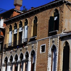 VENEZIA fotografie di Giulio Azzarello &copy;2022.