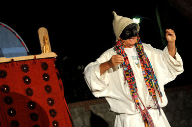 BRUNO LEONE e il suo Pulcinella spettacolo. Fotografie di Giulio Azzarello ©2014. BRUNO LEONE e il suo Pulcinella spettacolo. Fotografie di Giulio Azzarello ©2014.