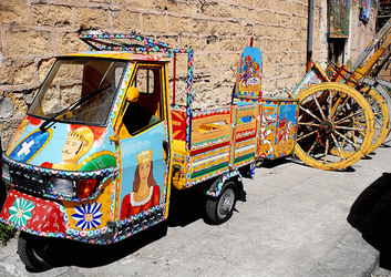 FOLCLORE siciliano Fotografie di Giulio Azzarello ©2014. FOLCLORE siciliano Fotografie di Giulio Azzarello ©2014.