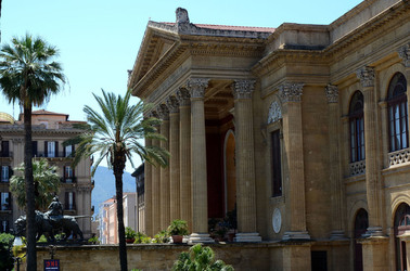 TEATRO Massimo di Palermo visioni panoramiche e particolari. Fotografie di Giulio Azzarello ©2014. TEATRO Massimo di Palermo visioni panoramiche e particolari. Fotografie di Giulio Azzarello ©2014.