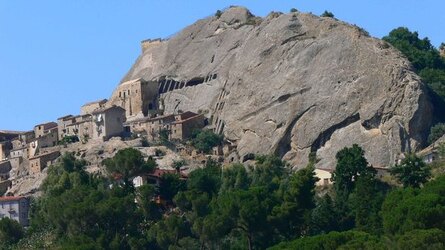SPERLINGA comune e paese delle madonie in Sicilia. Fotografie di Giulio Azzarello &copy;2014.