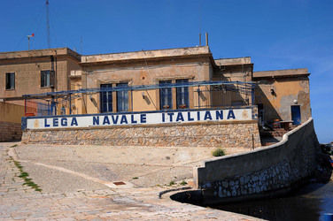 TRAPANI il centro storico il porto il mare la colombaia. Fotografie di Giulio Azzarello ©2014. TRAPANI il centro storico il porto il mare la colombaia. Fotografie di Giulio Azzarello ©2014.