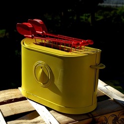 TOAST. Fotografie di Giulio Azzarello &copy;2025.