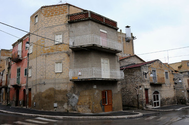 FAVARA in provincia di Agrigento. Fotografie di Giulio Azzarello 2014.