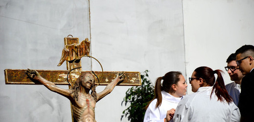 PROCESSIONI religiose per la Pasqua a Palermo. Fotografie di Giulio Azzarello ©2016. PROCESSIONI religiose per la Pasqua a Palermo. Fotografie di Giulio Azzarello ©2016.
