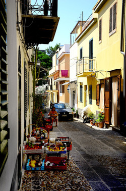 ISOLA DI USTICA il paese. Fotografie di Giulio Azzarello ©2016. ISOLA DI USTICA il paese. Fotografie di Giulio Azzarello ©2016.