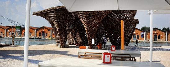 STRUTTURA di LEGNO BIENNALE di ARCHITETTURA di VENEZIA. Foto di G.Azzarello ©2018. STRUTTURA di LEGNO BIENNALE di ARCHITETTURA di VENEZIA. Foto di G.Azzarello ©2018.
