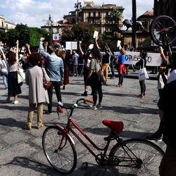 TEATRANTI che manifestano. Fotografie di Giulio Azzarello ©2020. TEATRANTI che manifestano. Fotografie di Giulio Azzarello ©2020.