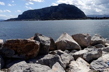 MONDELLO. Fotografie di Giulio Azzaello &copy;2022.