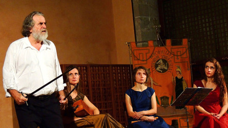 CARLO MAGNO spettacolo epico di e con Mimmo Cuticchio. Fotografie di Giulio Azzarello &copy;2014.