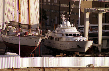 IL PORTO DI GENOVA panoramiche e particolari. Fotografie di Giulio Azzarello &copy;2014.