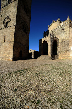 ERICE e il suo QUARTIERE SPAGNOLO.Fotografie di Giulio Azzarello &copy;2014.