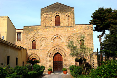 PIAZZA MAGIONE a Palermo. Fotografie di Giulio Azzarello &copy;2016.