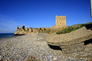 CASTELLO di Campofelice di Roccella. Fotografie di Giulio Azzarello &copy;2020.