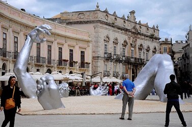 SIRACUSA arte a Ortiggia. Fotografie di Giulio Azzarello &copy;2014.