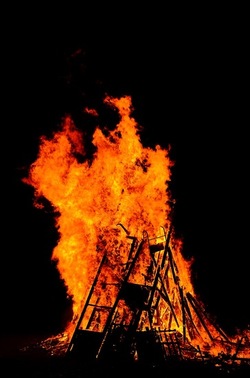 LA VAMPA DI SAN GIUSEPPE a Palermo. Fotografie di Giulio Azzarello ©2018. LA VAMPA DI SAN GIUSEPPE a Palermo. Fotografie di Giulio Azzarello ©2018.