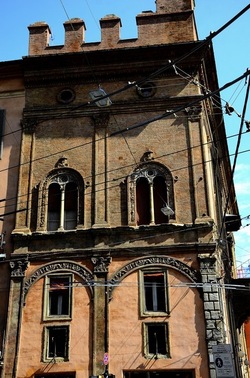 BOLOGNA centro storico. Fotografie di Giulio Azzarello &copy;2018.