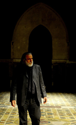 Mimmo Cuticchio in un suo spettacolo. Fotografie di Giulio Azzarello &copy;2017.