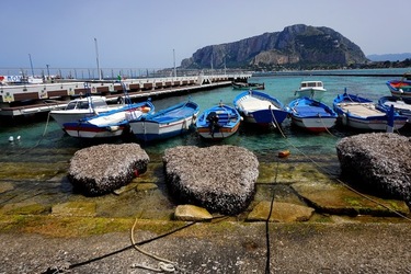 MONDELLO. Fotografie di Giulio Azzarello &copy;2023.