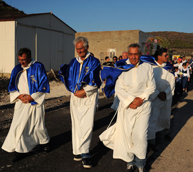 PROCESSIONE RELIGIOSA DEL MARE a Linosa. Fotografie di Giulio Azzarello ©2014. PROCESSIONE RELIGIOSA DEL MARE a Linosa. Fotografie di Giulio Azzarello ©2014.