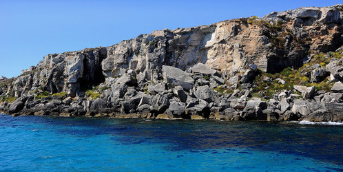 ISOLA DI FAVIGNANA in Sicilia. Visioni panoramiche o particolari. Fotografie di Giulio Azzarello ©2014. ISOLA DI FAVIGNANA in Sicilia. Visioni panoramiche o particolari. Fotografie di Giulio Azzarello ©2014.