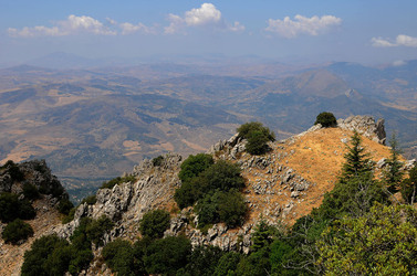 IL PARCO DELLE MADONIE da Polizzi Generosa in Sicilia. Fotografie di Giulio Azzarello &copy;2014.