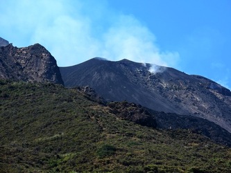 STROMBOLI fotografie di Giulio Azzarello ©2020. STROMBOLI fotografie di Giulio Azzarello ©2020.
