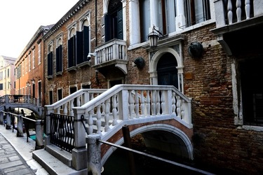 VENEZIA fotografie di Giulio Azzarello ©2020. VENEZIA fotografie di Giulio Azzarello ©2020.