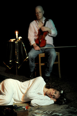 CLOCHARD uno spettacolo di e con Ludovico Caldarera. Fotografie di Giulio Azzarello &copy;2017.