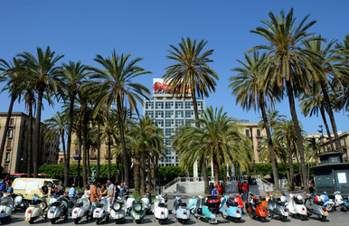 VESPE raduno storico a Palermo panoramiche e particolari. Fotografie di Giulio Azzarello &copy;2014.