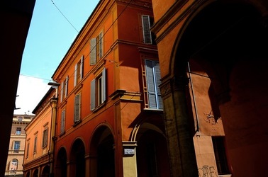 BOLOGNA centro storico. Fotografie di Giulio Azzarello &copy;2018.