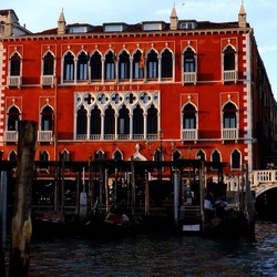 VENEZIA fotografie di Giulio Azzarello &copy;2022.