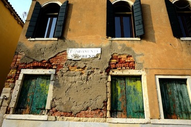 VENEZIA fotografie di Giulio Azzarello ©2022.