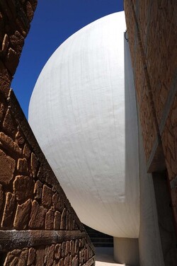 LA CHIESA MADRE a Gibellina nel Belice in Sicilia. Fotografie di Giulio Azzarello &copy;2014.