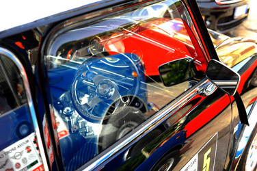 RADUNO di auto classiche MiniCooper. Fotografie di Giulio Azzarello &copy;2016.