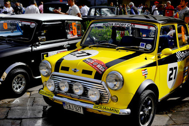 RADUNO di auto classiche MiniCooper. Fotografie di Giulio Azzarello &copy;2016.