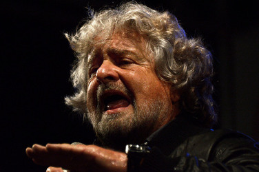 I COMIZI di BEPPE GRILLO in Sicilia a Palermo alcuni momenti. Fotografie di Giulio Azzarello &copy;2014.