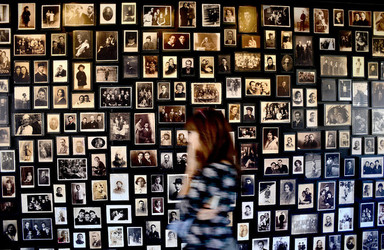 AUSCHWITZ BIRKENAU il percorso della memoria e i documenti. Fotografie di Giulio Azzarello &copy;2016.