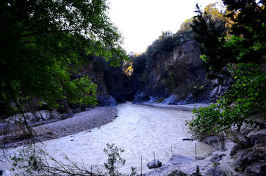 GOLE DELL ALCANTARA in Sicilia. Fotografie di Giulio Azzarello &copy;2016.