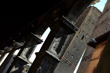 BOLOGNA centro storico. Fotografie di Giulio Azzarello &copy;2018.