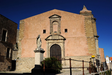 ERICE e il suo QUARTIERE SPAGNOLO.Fotografie di Giulio Azzarello &copy;2014.